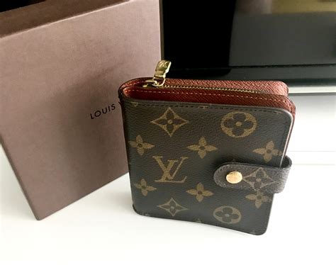 Louis Vuitton wallet small